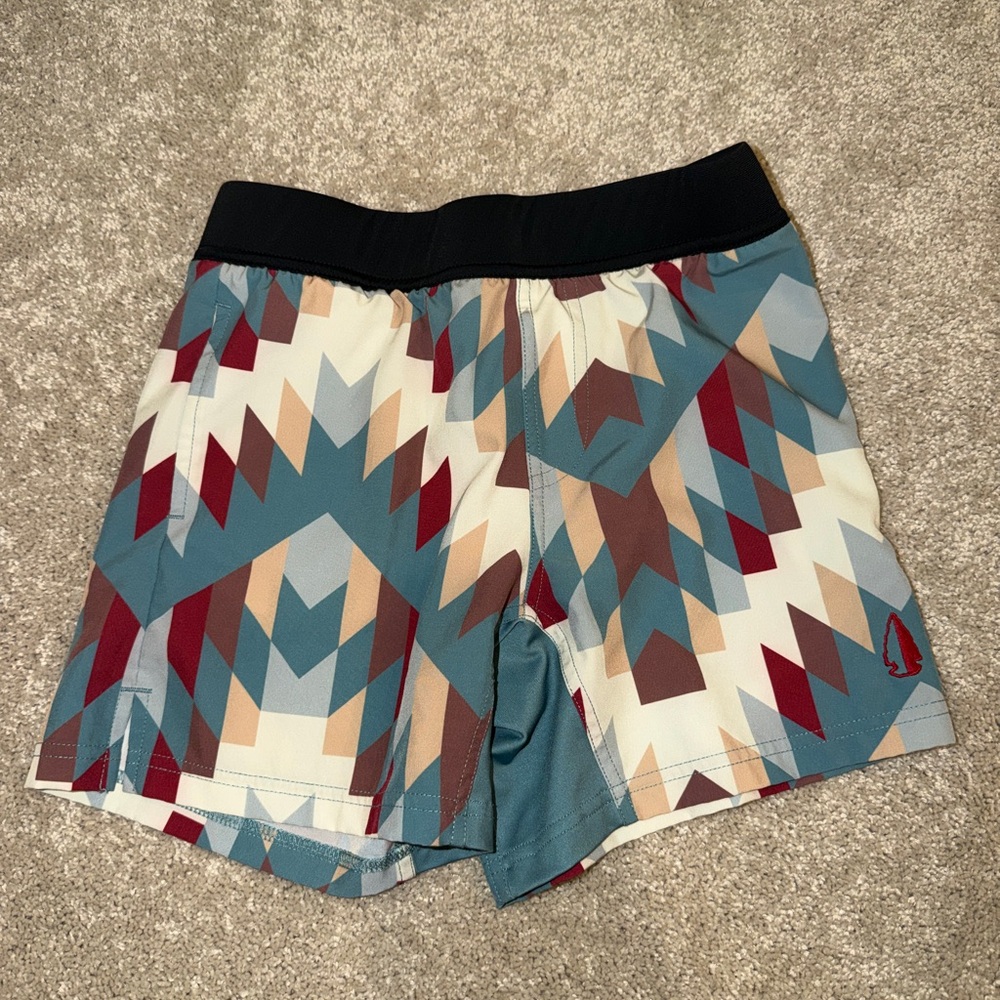 TacHuntFish Boys Navajo shorts in size 12
